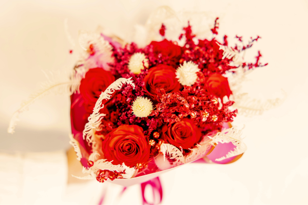 dried red roses bouquet